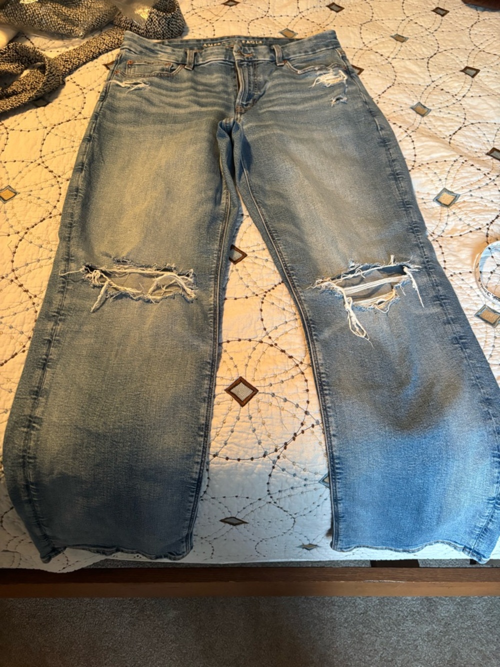 American Eagle Outfitters Light Blue Distressed curvy straight Jeans